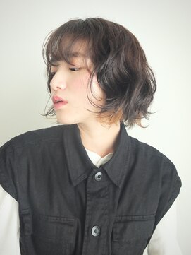 クッカ(qukka) インナーカラー×癖毛風パーマボブ