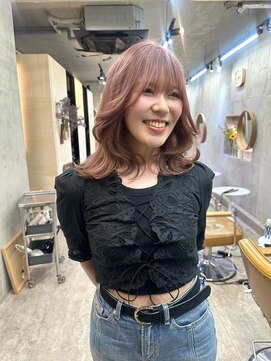 バド(bado) ピンクベージュ/透明感カラー／レイヤーカット／髪質改善/本町