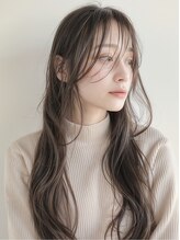 独自開発の【RAW＝生】配合のトリートメント。いままでのサロントリートメントの大きく上回る質感。