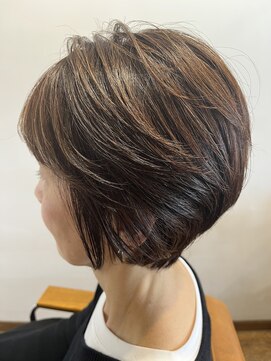 ナルー ヘアメイク(nalu hair make) 分け目なしショート