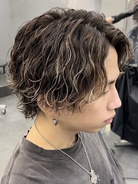 レタッチ バイ フィフス 天神大名(RETOUCH by fifth) 天神大名メンズパーマツイストスパイラルパーマ波巻きパーマ強め