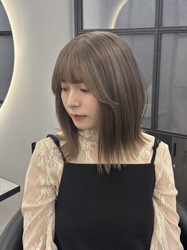 シーバイスリー 綱島(C×3) 透明感のあるモカグレージュ