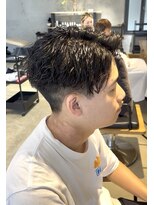 ニーイチイチ(211)&nbsp;メンズセンターパート×波巻きパーマ