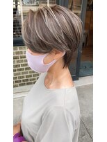 ヘアデザイン ソラ(Sola)&nbsp;ハンサムショート×ホワイトベージュハイライトカラー