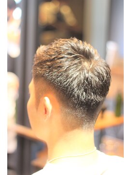 レオザバーバー(LEO the Barber) フェードアップバング