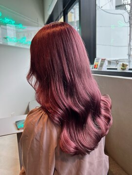 ロカリタ キョウト 河原町三条店(ROCAReTA kyoto) 大人可愛いピンクカラー！