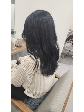 イラ(Era) 暗髪　透明感カラー