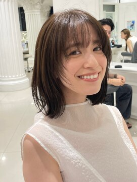 エアー 青山(AIR) 外ハネ/ミディアム/シースルーバング