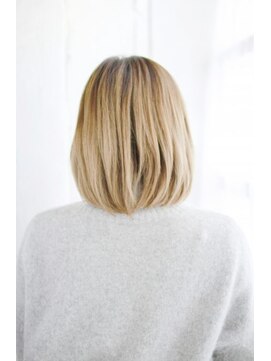 ナル 白山神社参道通り店(nalu) かきあげ前髪のハイトーンボブ