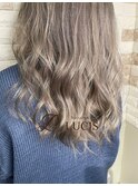 ミルクティーベージュ