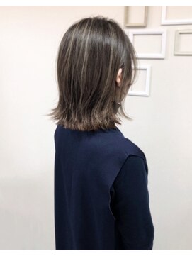 シュエール(Chuaile) ハイライト×外ハネミディ!