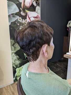 カシココ193(casicoco193.) ８０歳台大人女性のボリュームショート