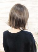 首が綺麗に見える前下がりボブ