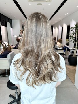 ステア ケース(stair case) ハイライト バレイヤージュ MIX 白髪有り