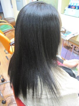 ヨシユキコンディショニング 「どこへ行っても伸びなかった…」頑固な縮毛もおまかせ！