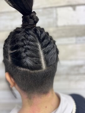 ビューティーサロンワタナベ 本店 編み込みポニテ