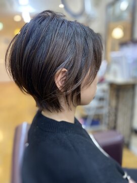 ショートボブ