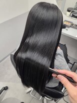 トッカ 茨木(tocca) 【tocca茨木 篠原】ピンピンにならない柔らかく自然な縮毛矯正