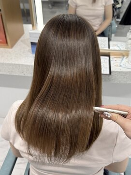 エルサ(Elsa) 【Elsa元町・三宮】高濃度水素弱酸性縮毛矯正