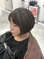 ブラウン(Brown)&nbsp;白髪ぼかしハイライトカラー/丸みボブカット