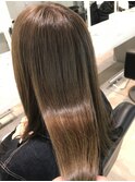 【横浜】透明感カラーで叶う美髪|ベージュ系ストレート×ツヤ感