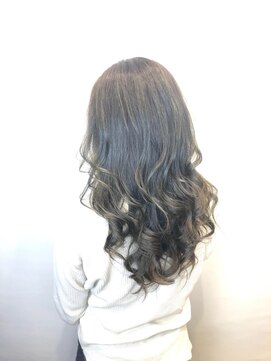 アヤナ バイ アヤラ(ayana by ayala) 外国人風アッシュカラー〈浦安 美容室〉