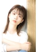 小顔外ハネミディアム☆大人かわいいくびれレイヤー【LINONA】