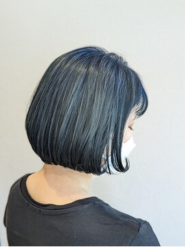 ウミト(Umito) ネビージュ 肩上ボブ ブリーチオンカラー