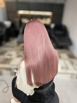 エレクシィ(ELEXY)&nbsp;ピンクベージュ　ロングヘアスタイル