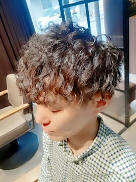 ネセサリー(NECESSARY) カット&ツイストスパイラルパーマ