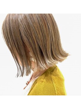 アヴァンス アリオ鳳店(AVANCE) ハイトーンベージュカラー×切りっぱなしボブ