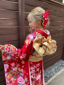 結婚式などの大切な日は着物で華やかに♪訪問着￥4500/留袖￥5000/振袖￥6500/成人式も予約受付中♪