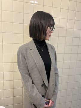 レジーロ (Regilo) 切りっぱなしボブ/顔まわりレイヤー/ぱっつん前髪