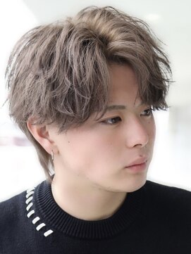 クロトヴィラ 天神大名(KUROT villa) ショートセンターパートミルクティーベージュ