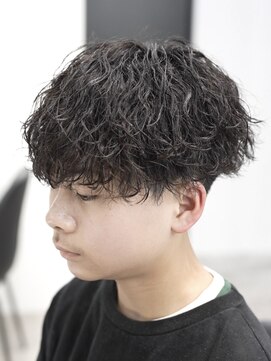 オーバル ジングウマエ(OVARL jingumae) シャドウパーマツイストスパイラルフェザーパーマ