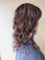 エッセンス(essence)&nbsp;ロングウルフベースのくるパーマ　　　　　―ブラウンカラー