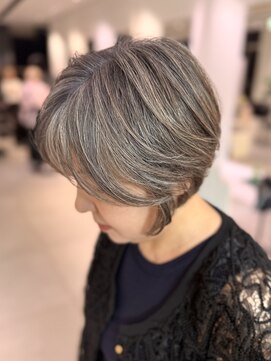 ステア ケース(stair case) 【白髪活かしローライト】白髪50％以上の方向け