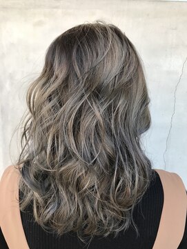 ベルファーレ(velfarre) Wカラー!ブルージュグラデーション♪