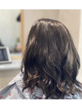 アウトロー(OUTRE) セミロングで大人巻き