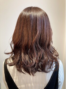 キー(KEY) 暖色カラーのミディアムヘア