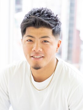 にもう ワイルドアップバング　スキンフェード