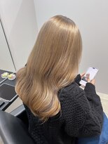 イルミ(iLUMi)&nbsp;iLUMi　×　ベージュカラー