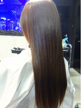ルームヘアープレイグラウンド(RooM Hair Playground)の写真/薬剤に関しての知識には自信あり♪くせ毛やうねりに悩んでいる方はぜひ当サロンへご来店ください！