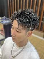 クオリス 上板橋店(QUALIS) ツーブロック短髪ハイライト◎モテる束感