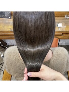 ニューラインギンザ(New-Line 銀座) 艶感オリーブベージュ【中野莉子】