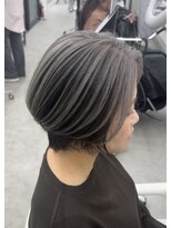 ロエ 元町店(Loe)&nbsp;元町レイヤーカット顔周りダブルカラー白髪ぼかしハイライトボブ