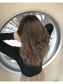 ルーチェ(luce) バレイヤージュオンイルミナアッシュベージュ！デザインカラー