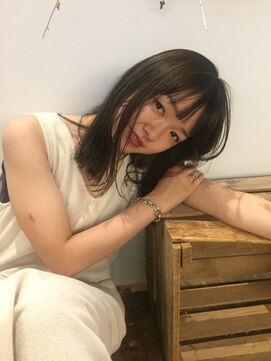 ロティー(loty) カーキアッシュ×切りっぱなしロブ