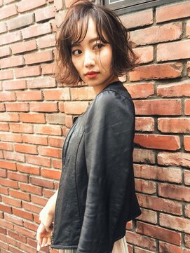 エミュスト(Emuest) 【Emuest心斎橋】ヘルシーレイヤー×エッジショート×無造作ボブ