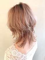 ネオリーブエム(Neolive em;)&nbsp;人気急増☆ハイレイヤーウルフ　くびれヘア